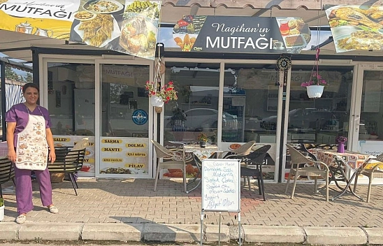 Hem İçli Köfte Yiyip Hem Bulaşıkları Yıkayan Hırsız