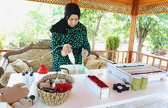 Hobi Olarak Başladı Şimdi Üretici