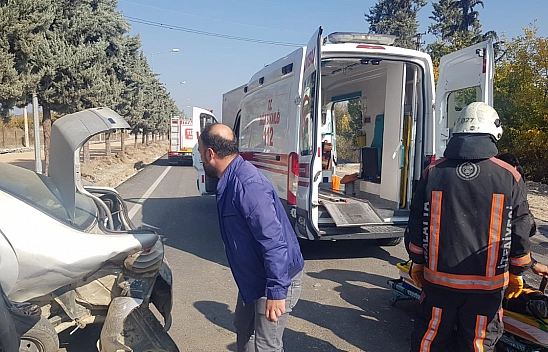 İki Aracın Karıştığı Kazada 2 Kişi Yaralandı