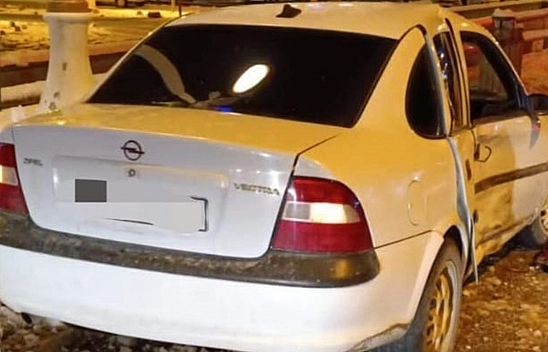 İki Otomobil Çarpıştı!