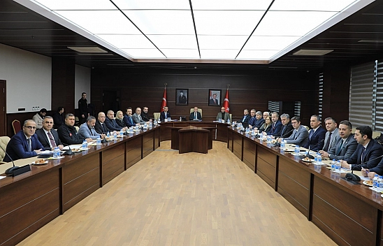 İktidar şerik istemedi