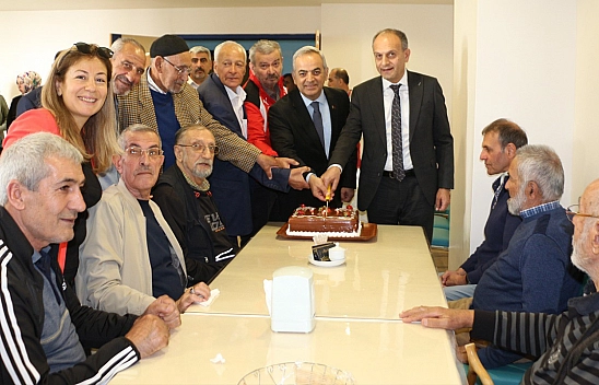 Elazığ İl Sağlık Müdürü Dr. Emrah Gecekuşu, Huzurevi sakinleriyle buluştu