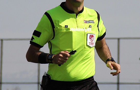 İlk haftadan 'hakeme saldırı!'