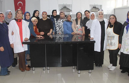 İş Bulmak İsteyen Elazığlı Kadınların Mücadelesi