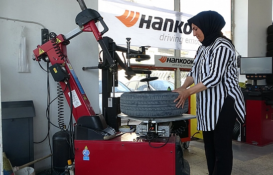 'Kadınlar Yapamaz' sözlerine inat, o Malatya'da 24 yıldır lastik tamircisi!