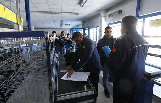 Kaldırımı İşgal Eden Zincir Market Şubesi Mühürlendi