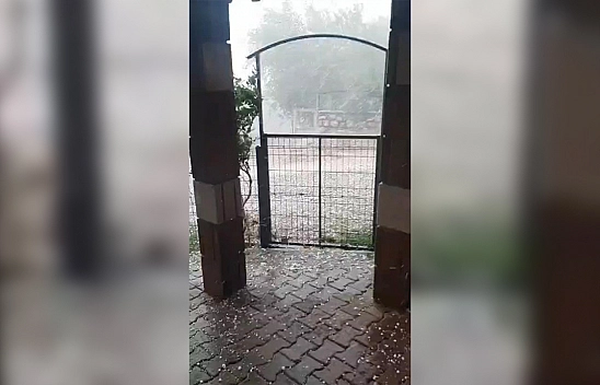 Karakoçan'da fırtına ve dolu hayatı olumsuz etkiledi