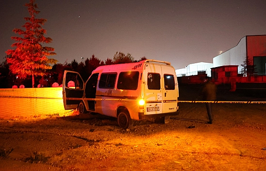 Kardeşlerin Bulunduğu Araç Kurşunlandı: 1 Ölü, 1 Ağır Yaralı