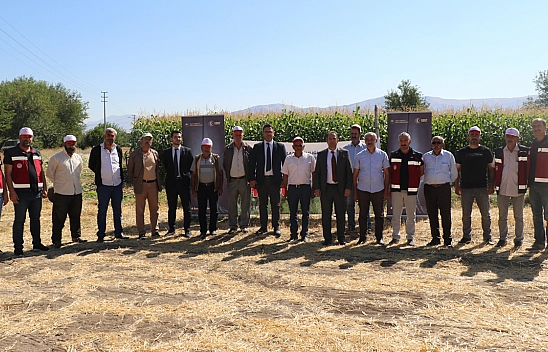 Karşıbağ Köyü'nde Silajlık Mısır Hasat Etkinliği Düzenlendi