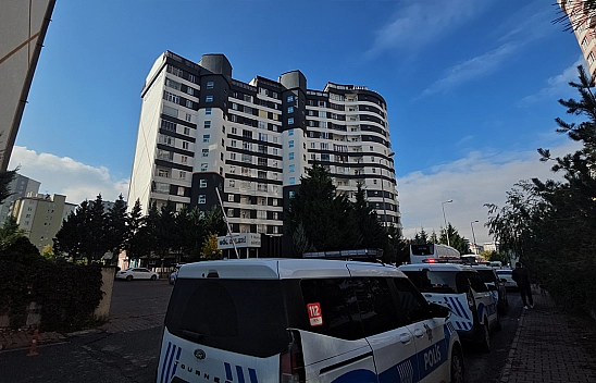 Kavga eden çift birbirini bıçakladı