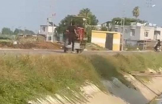 Kavga Eden Oğlunun Beline İp Bağlayıp Böyle Koşturdu