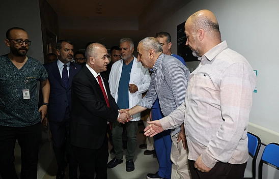 Vali Hatipoğlu ve Başkan Şerifoğulları'ndan yaralılara hastanede ziyaret