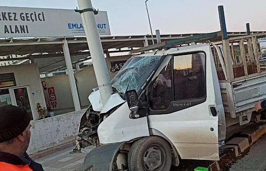 Korkutucu Kazada Sürücü Ağır Yaralandı!