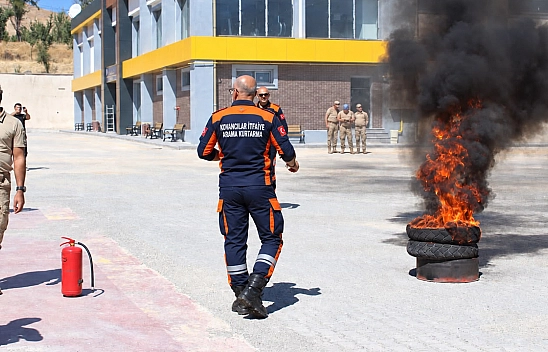 Kovancılar'da Jandarma Personeline Yangın ve Arama Kurtarma Eğitimi