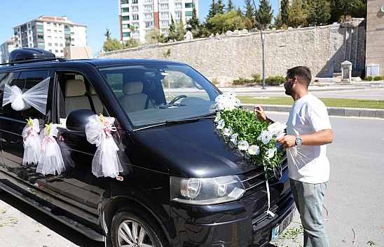 Malatya'da Belediye Başkanı'ndan depremzede çifte anlamlı jest