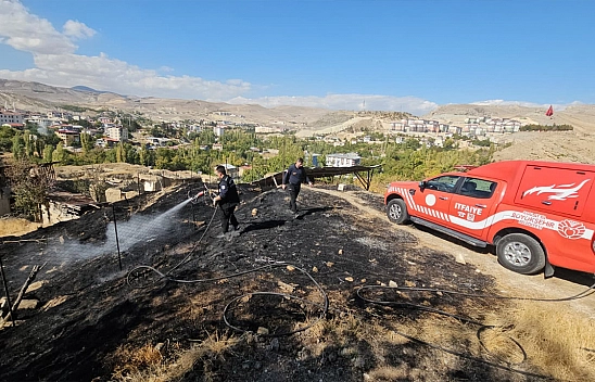 Malatya'da çıkan ot yangını kısa sürede kontrol altına alındı