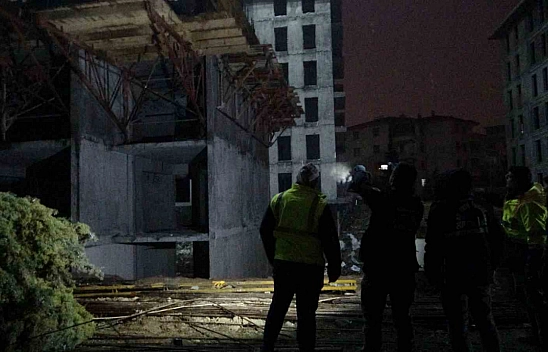 Malatya'da inşaatta 15 metre yükseklikten düşen işçi yaralandı