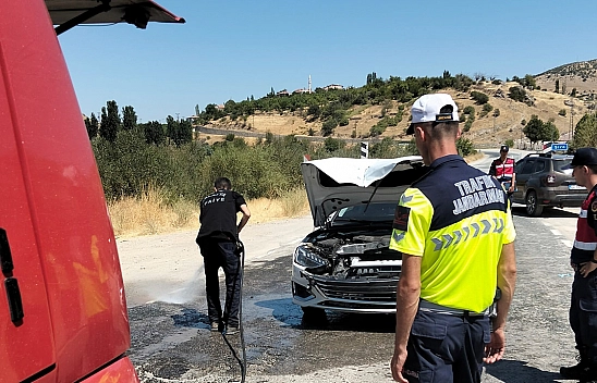 Malatya'da otomobil ile çapa motoru çarpıştı: 3 yaralı