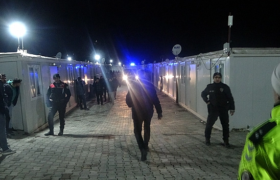 Malatya'da polis memuru bıçaklı saldırıya uğradı!