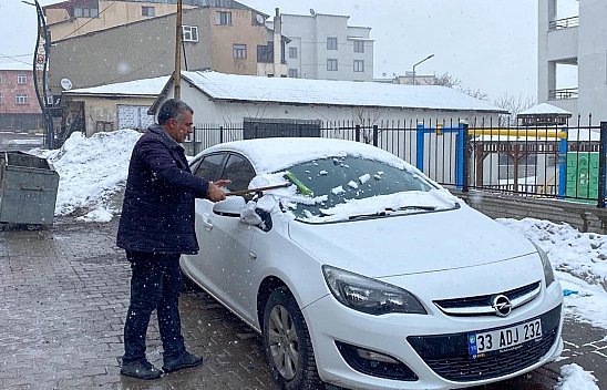 Mart Yine Kapıdan Baktırdı Kar Yağdı