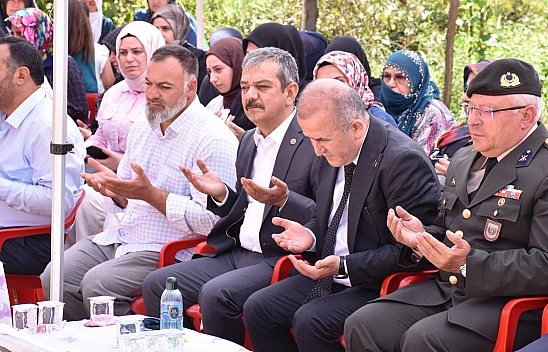 Milletvekili Erol Keleş'ten Palu'da şehit anıtı ve vatandaş ziyareti