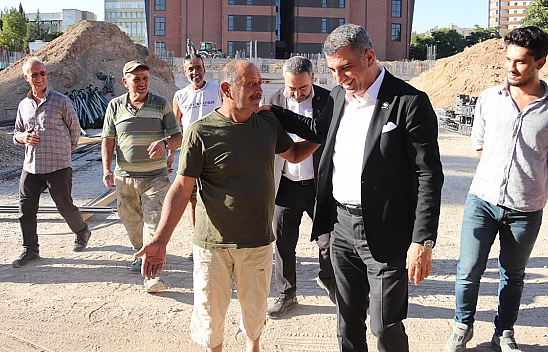 Milletvekili Gürsel Erol: 'İzmir BB'nin yaptığı okulda inşa çalışmaları yoğun şekilde devam ediyor