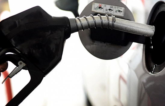 Motorine İndirim Geliyor! Depolar 86 TL Ucuza Dolacak