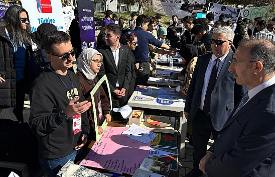 Okul, gençlere yetmiyor