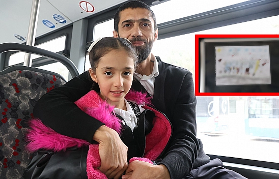 Otobüse asılan resim herkesi duygulandırdı