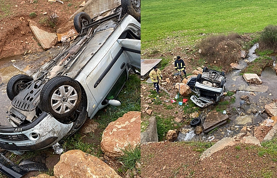 Otomobil Şarampole Yuvarlandı