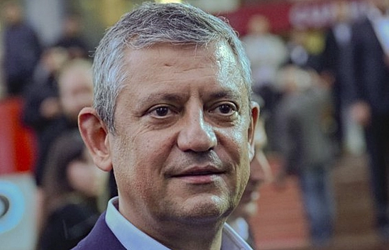 Özgür Özel ve 91 vekil CHP'den istifa etti