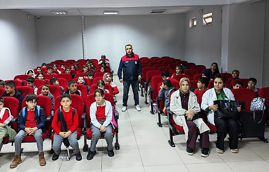 Palu'da ilkokul öğrencilerine gıda ve su israfı eğitimi