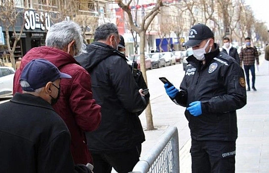 Pandemi ile mücadelede yeni tedbir sokakta