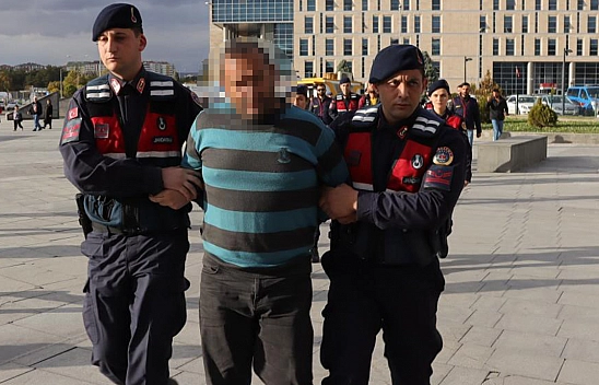 Para İçin Komşusunun Başını Keserle Keserek Öldürdü!