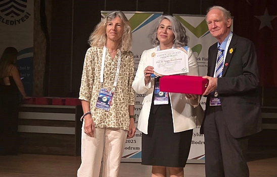 Prof. Dr. Canbay, 'Onur Ödülü'ne layık görüldü