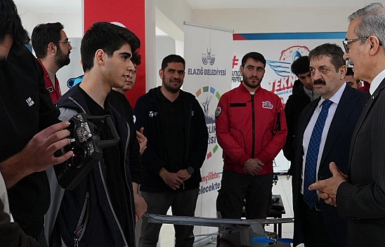 Prof. Dr. İsmail Demir, Elazığ Belediyesi Teknoloji Atölyesi'nde gençlerle buluştu