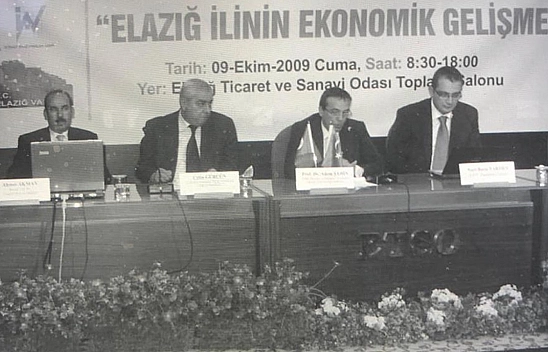 Sadece yürümek, bağırmak ve lanetlemek yeterli oluyor mu?