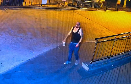 Sakar Hırsız Girdiği Evden 5 Bin Lira Çalıp Balkondan Düştü