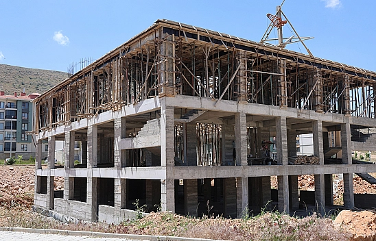 Sanki Birileri Söz Vermişti!