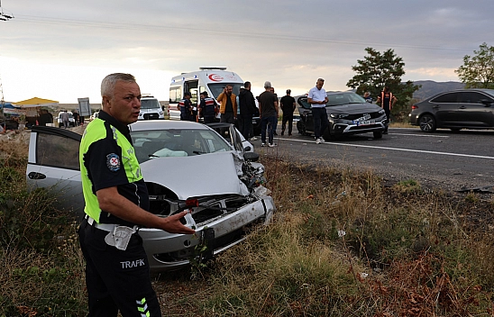 Şarampole savrulan otomobilde 2'si çocuk 6 yaralı