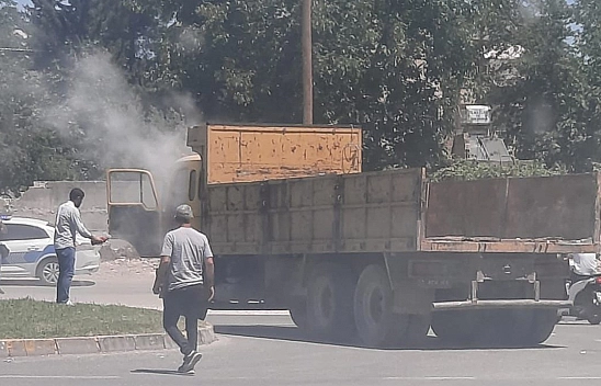 Seyir Halindeki Kamyon Alev Aldı