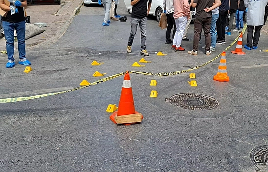 Seyir halindeki otomobile silahlı saldırı: 1 ölü