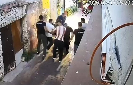 Silahla vurdukları adamı darbederek öldürdüler