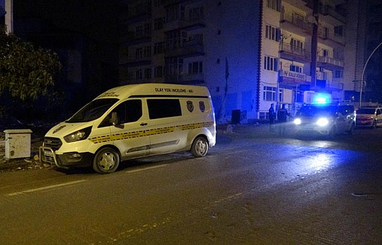 Silahlı Ve Bıçaklı Kavgada Kan Aktı!