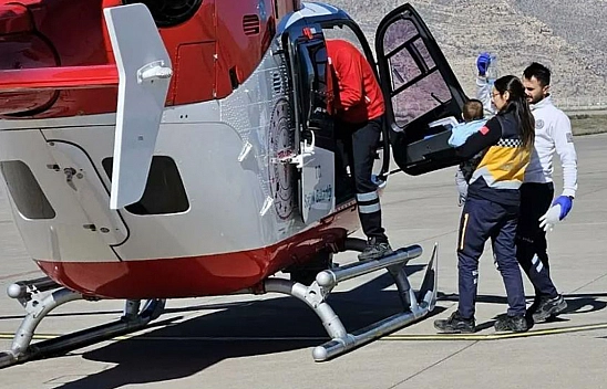 Şırnak'ta 8 Aylık Bebek, Ambulans Helikopterle Elazığ'a Sevk Edildi