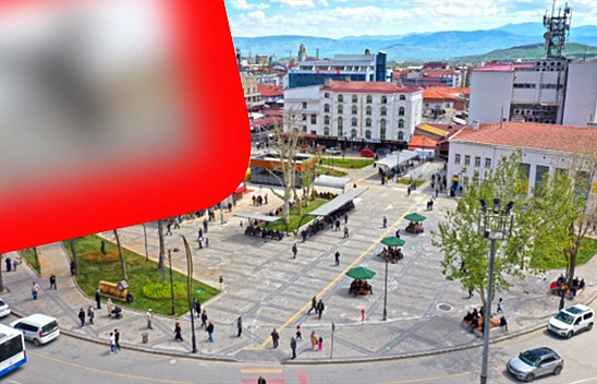 Sokakta gören duruyor! Elazığ'da gizemli tasarım