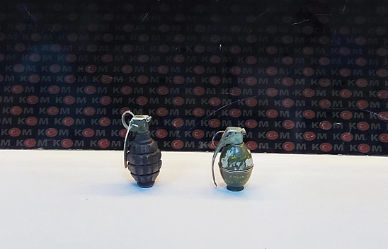 Şüphe Üzerine Durdurulan Araçta 2 El Bombası Çıktı