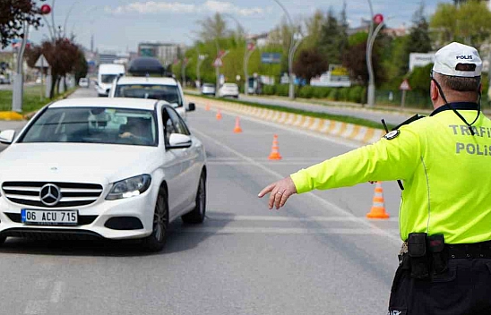 Sürücüler dikkat! Trafik cezalarında yeni karar