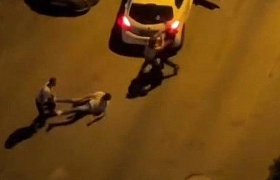 Sürücüler Tekmeli Yumruklu Kavga Etti