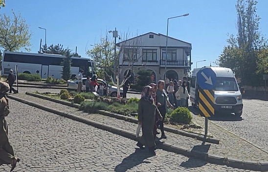 Tarihi Harput Mahallesi'nde bayram yoğunluğu